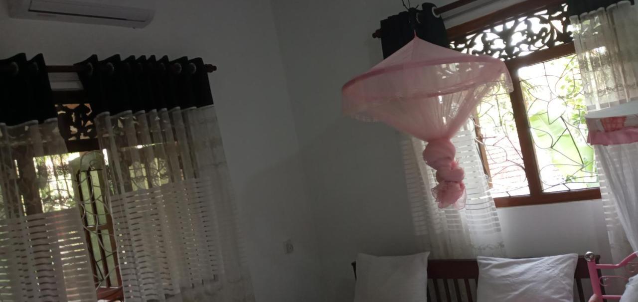 Pravindi Guest Home Mirissa Eksteriør billede